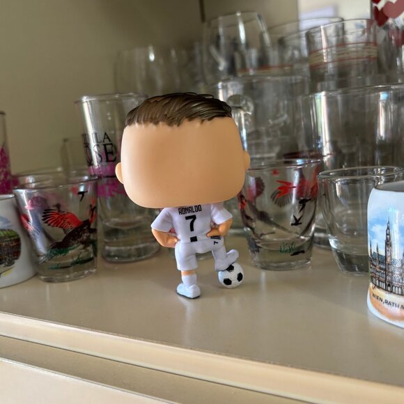 Cristiano Ronaldo Pop Customized! Juventus- Do you know a fan? Perfect gift!!!🎁 - Picture 3 of 3